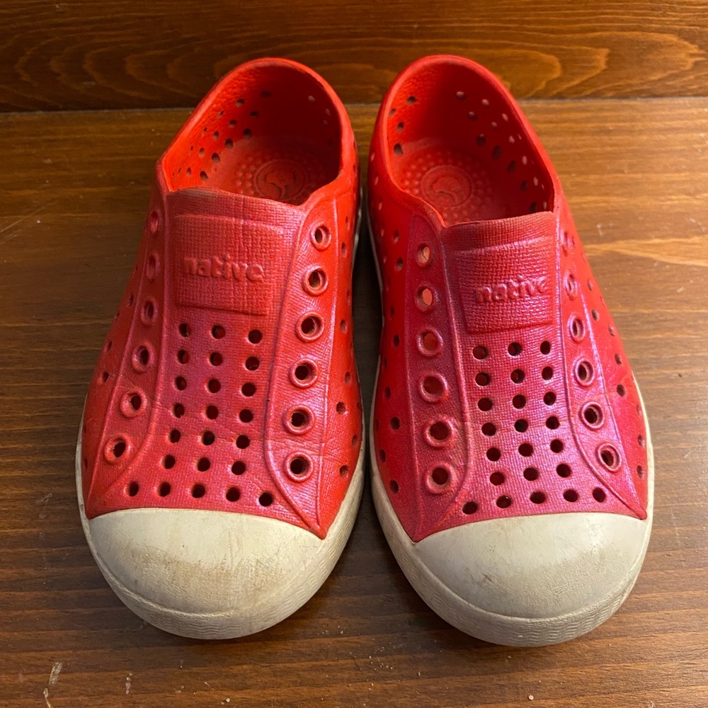 Native Shoes Jefferson Red Iridescent